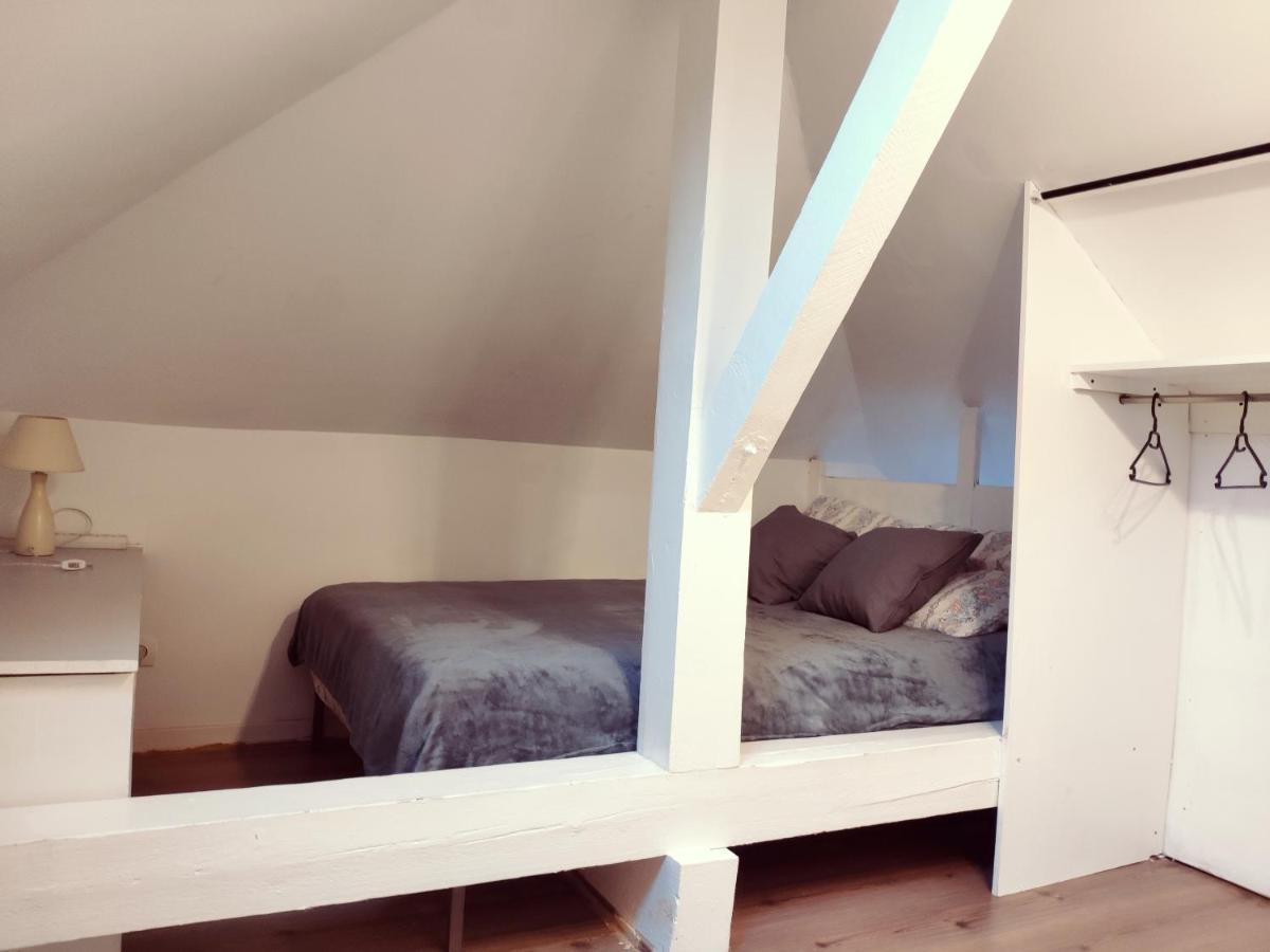 Au Bord Du Foron *